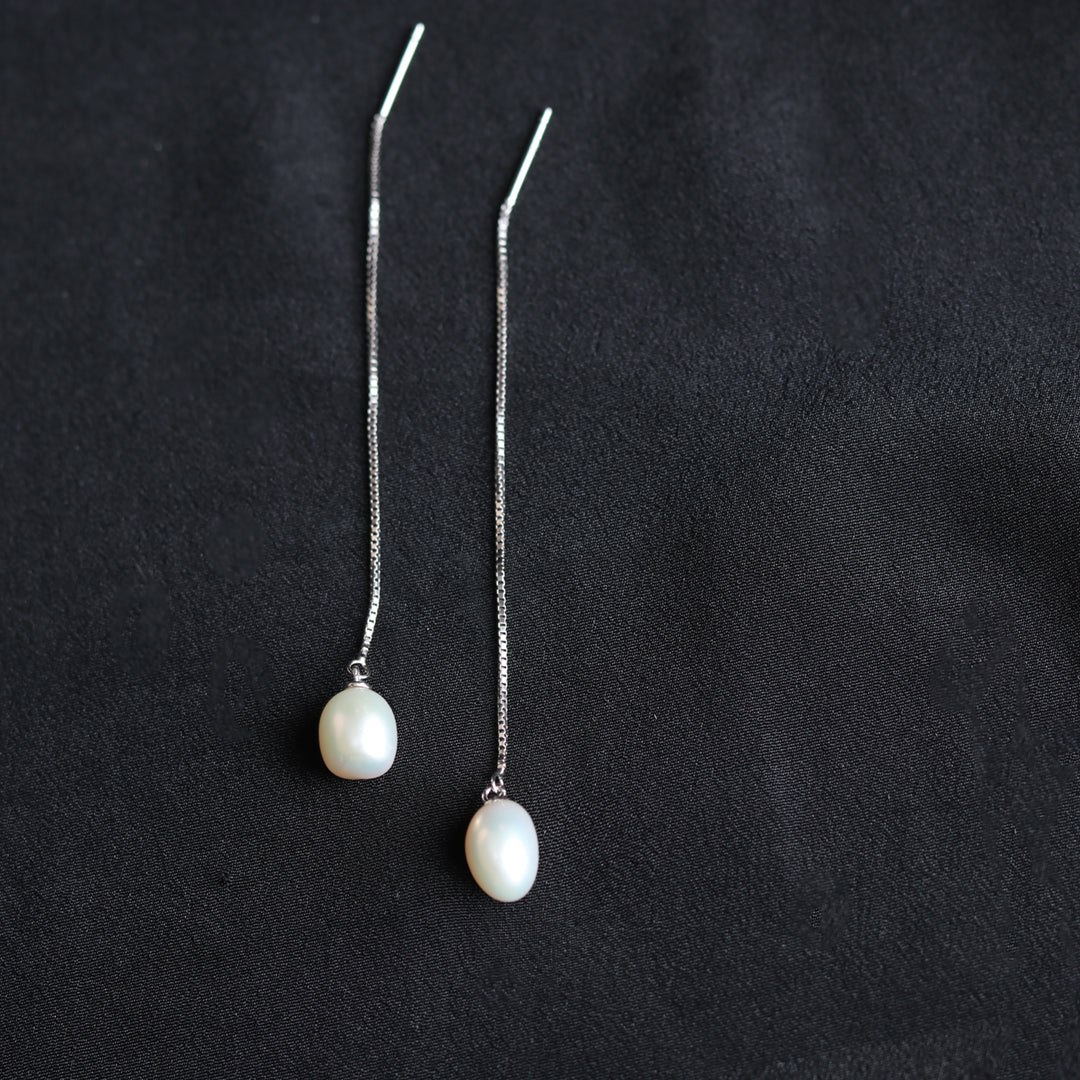 Sui Dhaga Pearl Earring